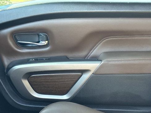 Certified 2022 Nissan Titan Platinum Reserve w/ Moonroof Package image 23