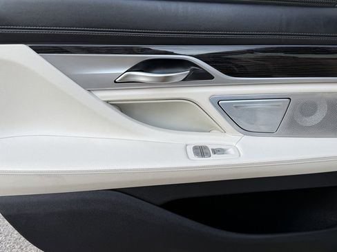 Used 2018 BMW 750i xDrive 750i xDrive image 27