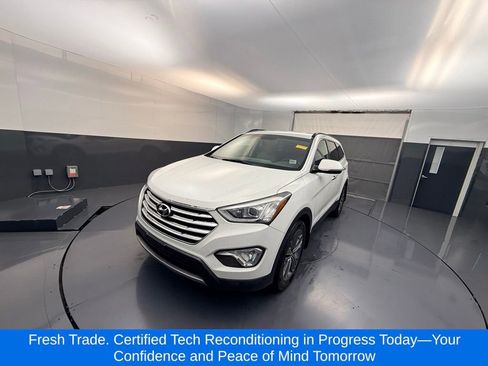 Used 2016 Hyundai Santa Fe SE w/ Option Group 02 AWD/4WD image 1