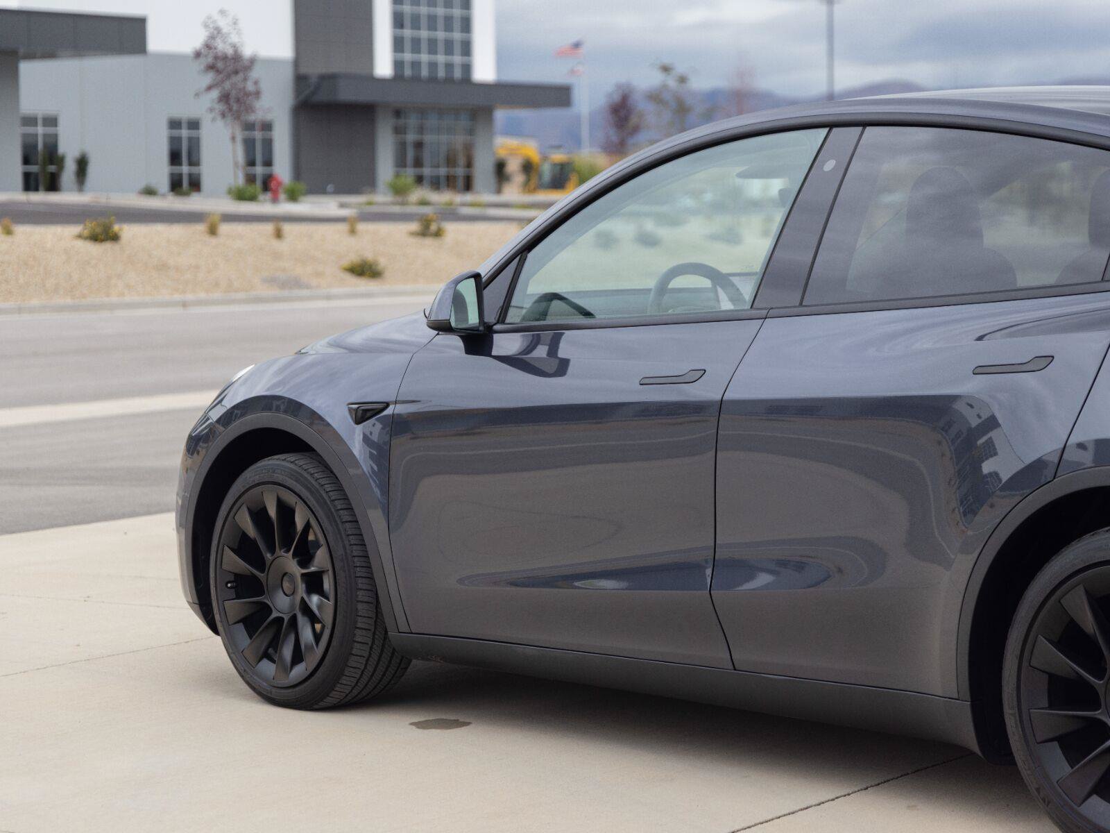 Used 2020 Tesla Model Y Long Range AWD/4WD image 16