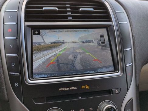 Used 2019 Lincoln Nautilus Select image 24