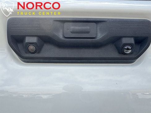 Used 2022 Chevrolet Silverado 2500 Custom w/ Custom Convenience Package image 11