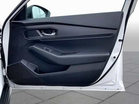 Used 2025 Honda Accord Sport image 26