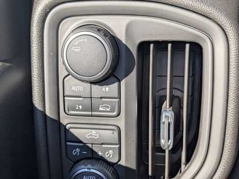 Certified 2022 Chevrolet Silverado 1500 Custom image 18