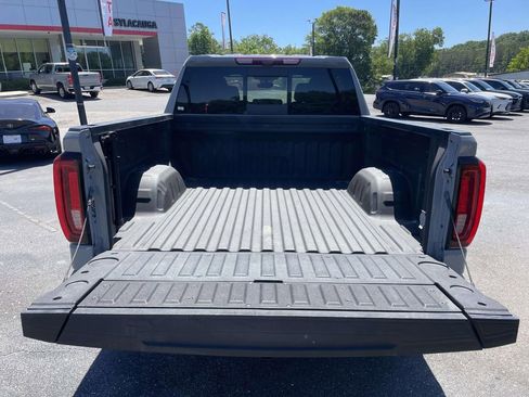 Used 2024 GMC Sierra 1500 AT4 w/ Technology Package AWD/4WD image 10