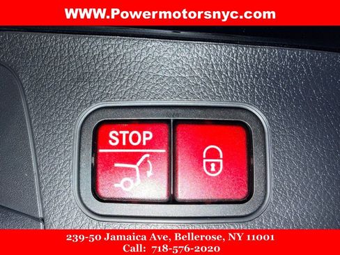 Used 2021 Mercedes-Benz GLA 250 4MATIC w/ Premium Package image 17