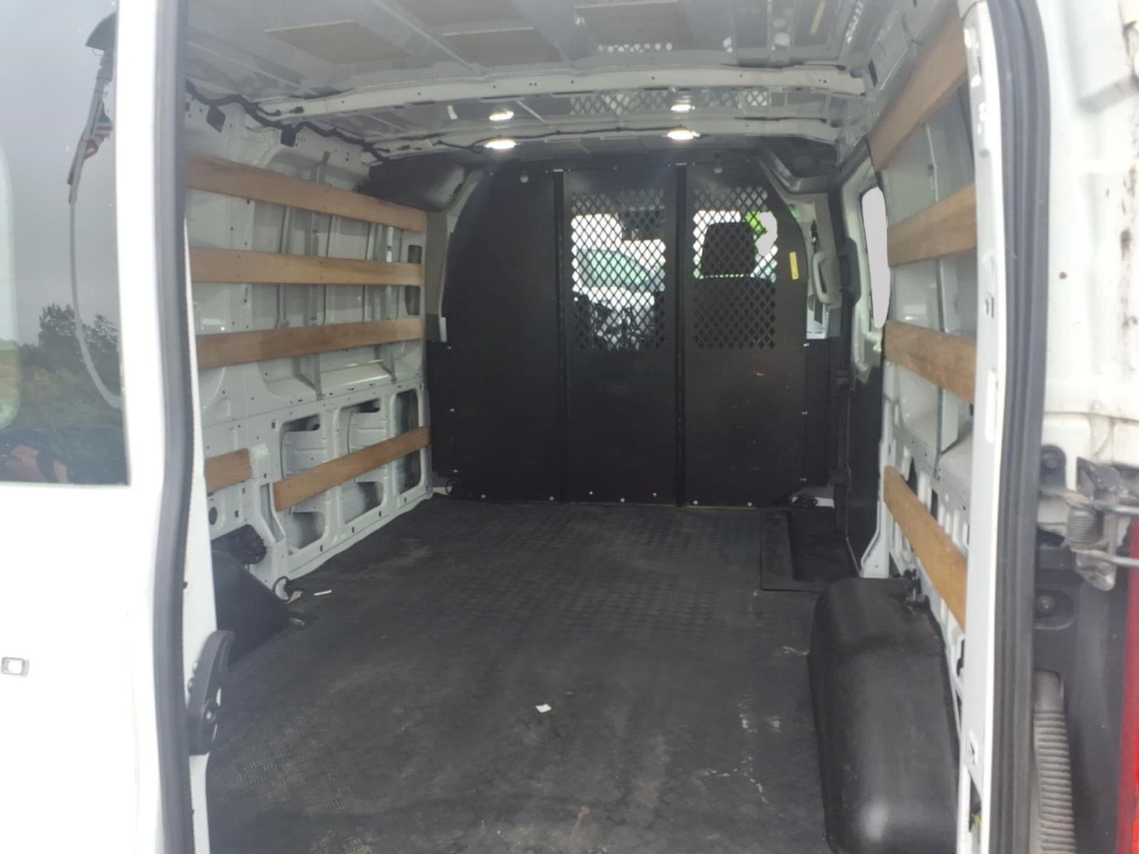 Used 2019 Ford Transit 250 130 Low Roof w/ Exterior Upgrade Package RWD image 8