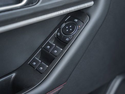 Used 2025 Ford Explorer ST-Line w/ ST-Line Street Pack image 44