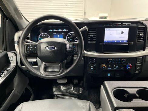 Used 2024 Ford F550 4x4 Crew Cab Super Duty image 13