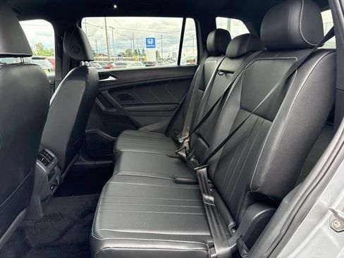 Used 2022 Volkswagen Tiguan SE R-Line AWD/4WD image 10