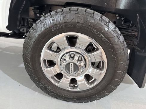 Used 2024 Ford F250 Lariat w/ Lariat Ultimate Package image 11