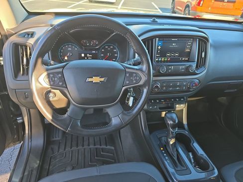 Used 2022 Chevrolet Colorado Z71 w/ Safety Package image 16
