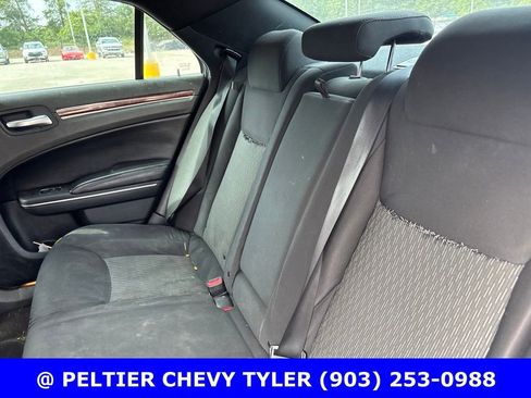 Used 2012 Chrysler 300 RWD image 16