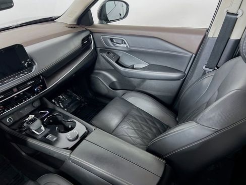 Used 2021 Nissan Rogue Platinum image 23