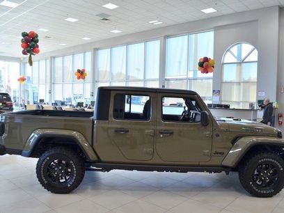 New 2025 Jeep Gladiator Willys