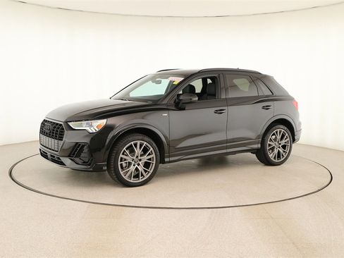 Certified 2025 Audi Q3 2.0T Premium Plus w/ Premium Plus Package image 13