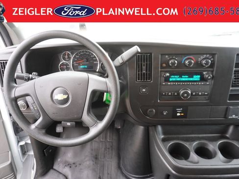 Used 2024 Chevrolet Express 2500 w/ Driver Convenience Package RWD image 12