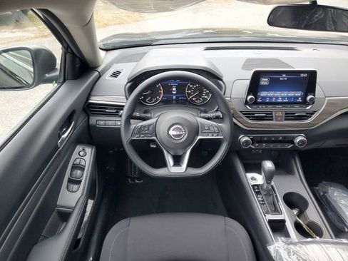 New 2025 Nissan Altima 2.5 SV image 22