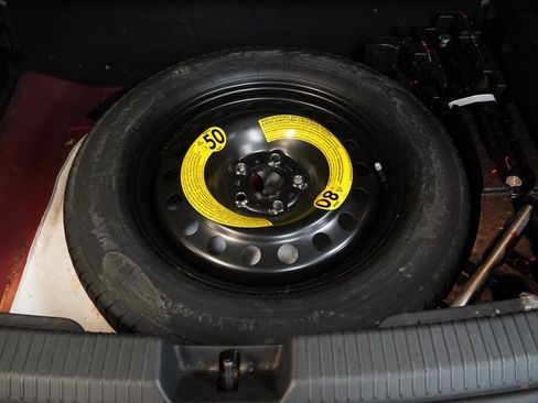 Used 2021 Volkswagen Atlas Cross Sport SE w/ Panoramic Sunroof Package image 12