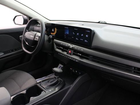 Used 2025 Kia K4 FWD image 23