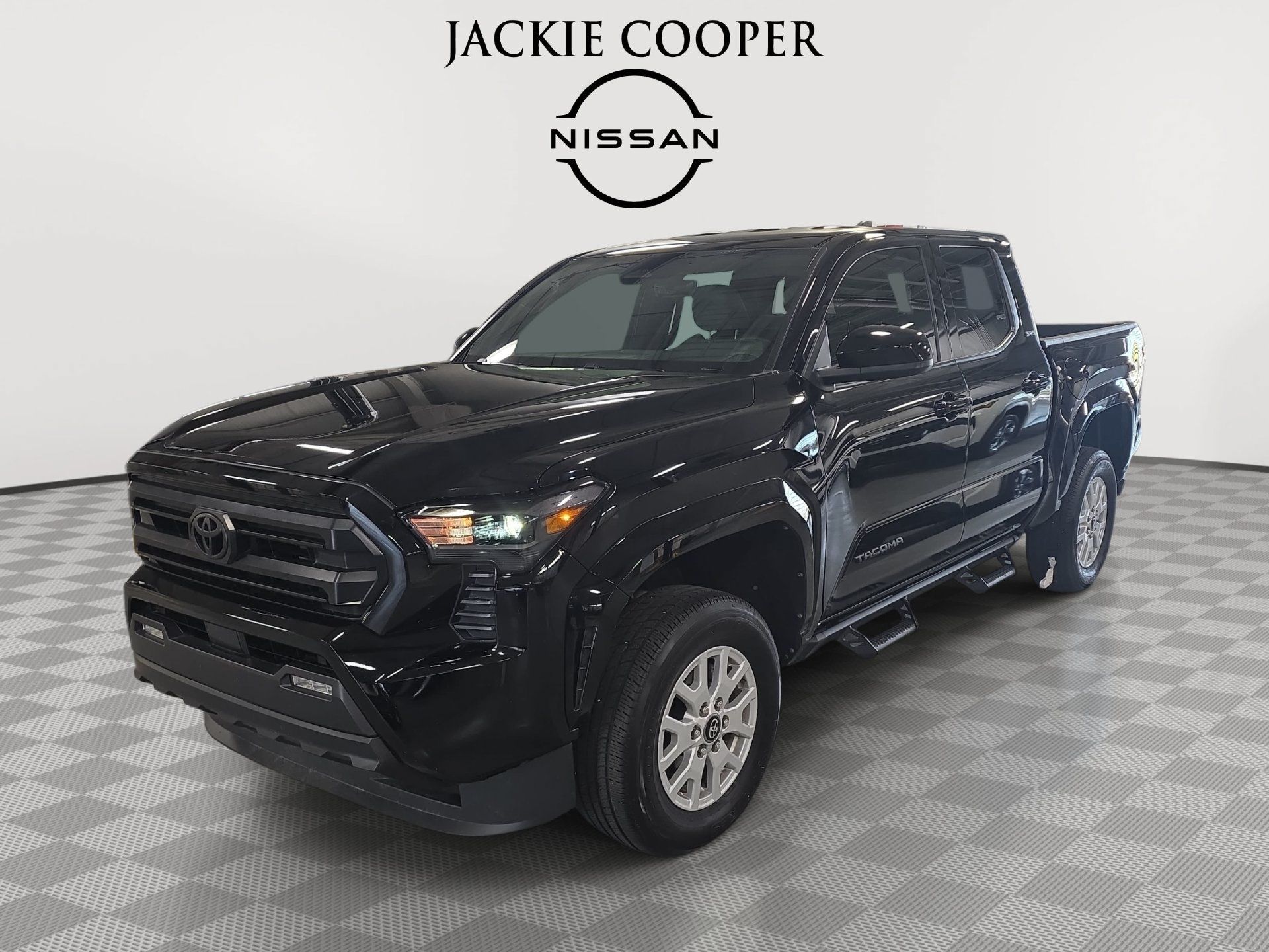 Used 2025 Toyota Tacoma SR5 AWD/4WD image 1