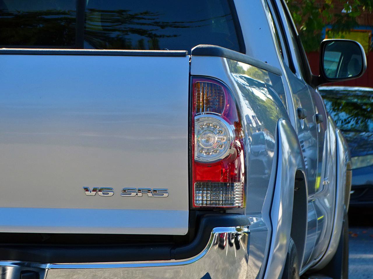 Used 2011 Toyota Tacoma 4x4 Double Cab w/ SR5 Pkg #2 image 11