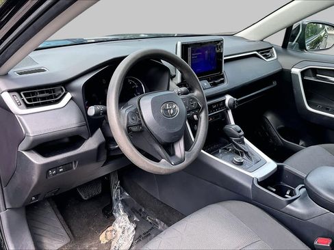 Used 2025 Toyota RAV4 XLE AWD/4WD image 17