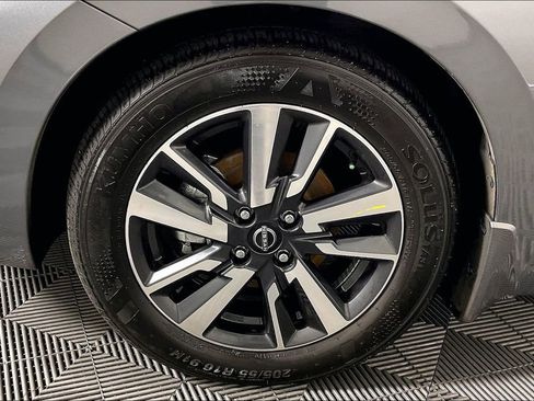 Used 2025 Nissan Versa SV w/ Trunk Package FWD image 11