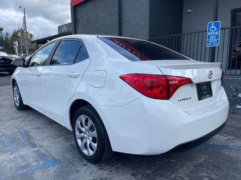 Used 2018 Toyota Corolla SE w/ Carpet Mat Package (TMS) FWD image 7