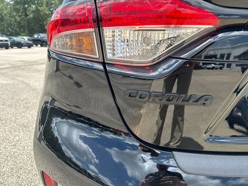 Used 2025 Toyota Corolla SE FWD image 12