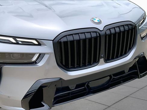 Certified 2025 BMW X7 xDrive40i w/ M Sport Package AWD/4WD image 28