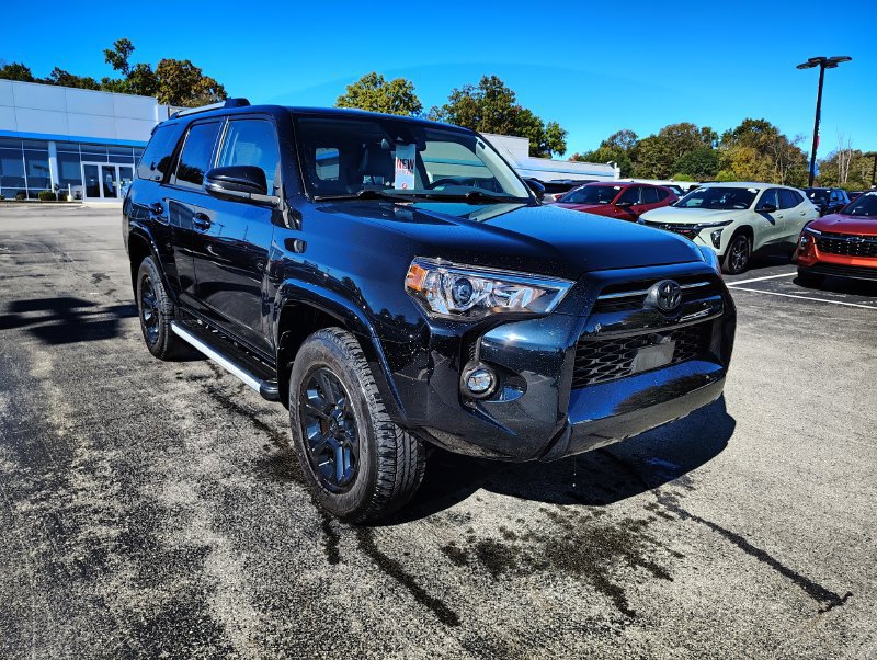 Used 2024 Toyota 4Runner SR5 Premium w/ Moonroof Package AWD/4WD image 3