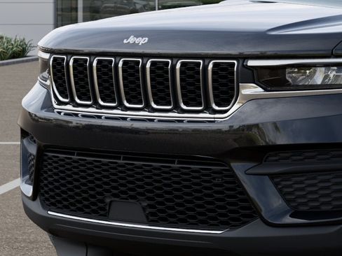 New 2026 Jeep Grand Cherokee Laredo AWD/4WD image 37