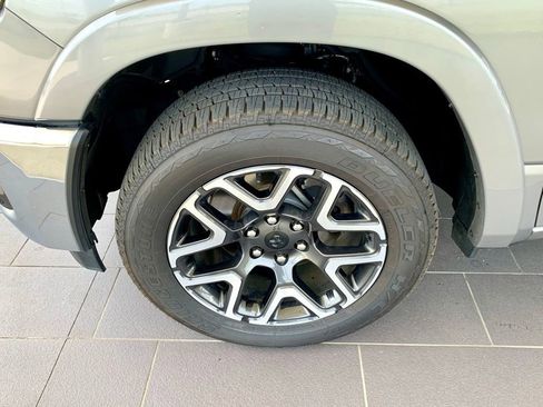 Used 2025 RAM 1500 Laramie AWD/4WD image 13
