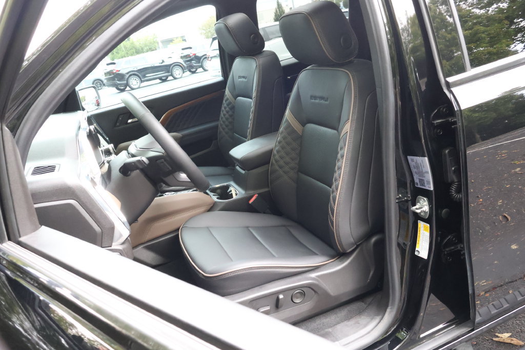 Certified 2025 GMC Canyon Denali AWD/4WD image 35