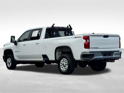 Used 2025 Chevrolet Silverado 2500 LT w/ Convenience Package AWD/4WD image 5