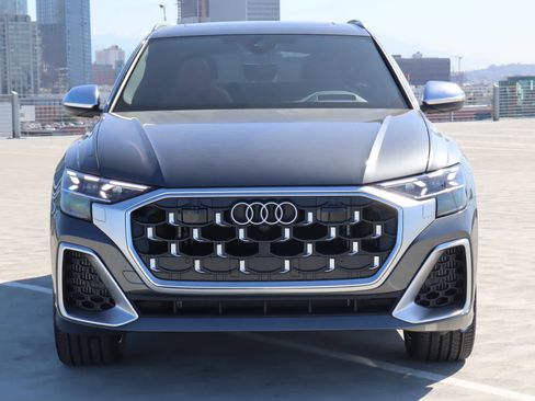 New 2024 Audi SQ8 Prestige image 2