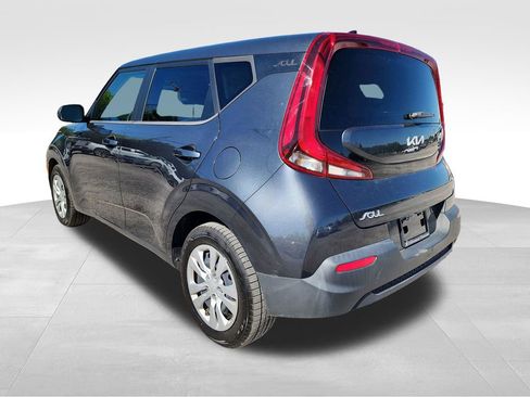 Used 2022 Kia Soul LX image 6