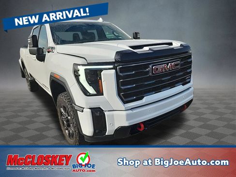 Used 2025 GMC Sierra 2500 AT4 AWD/4WD image 1