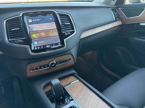 Used 2025 Volvo XC90 B6 Plus image 22