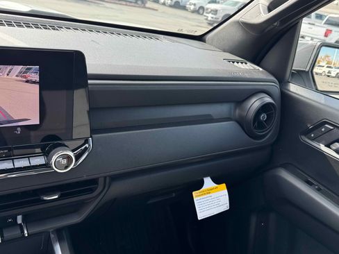 Used 2025 Chevrolet Colorado Trail Boss image 22