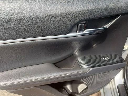 Used 2020 Toyota Camry XSE FWD image 31
