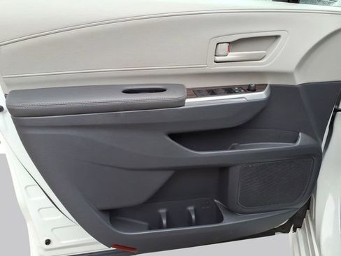 Used 2024 Toyota Sienna LE image 10