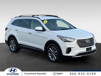 Used 2017 Hyundai Santa Fe SE image 1