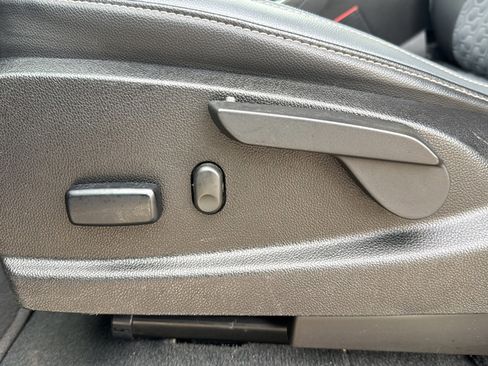 Used 2022 Chevrolet Colorado Z71 image 11