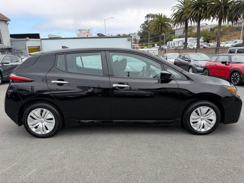 Used 2025 Nissan Leaf S FWD image 4