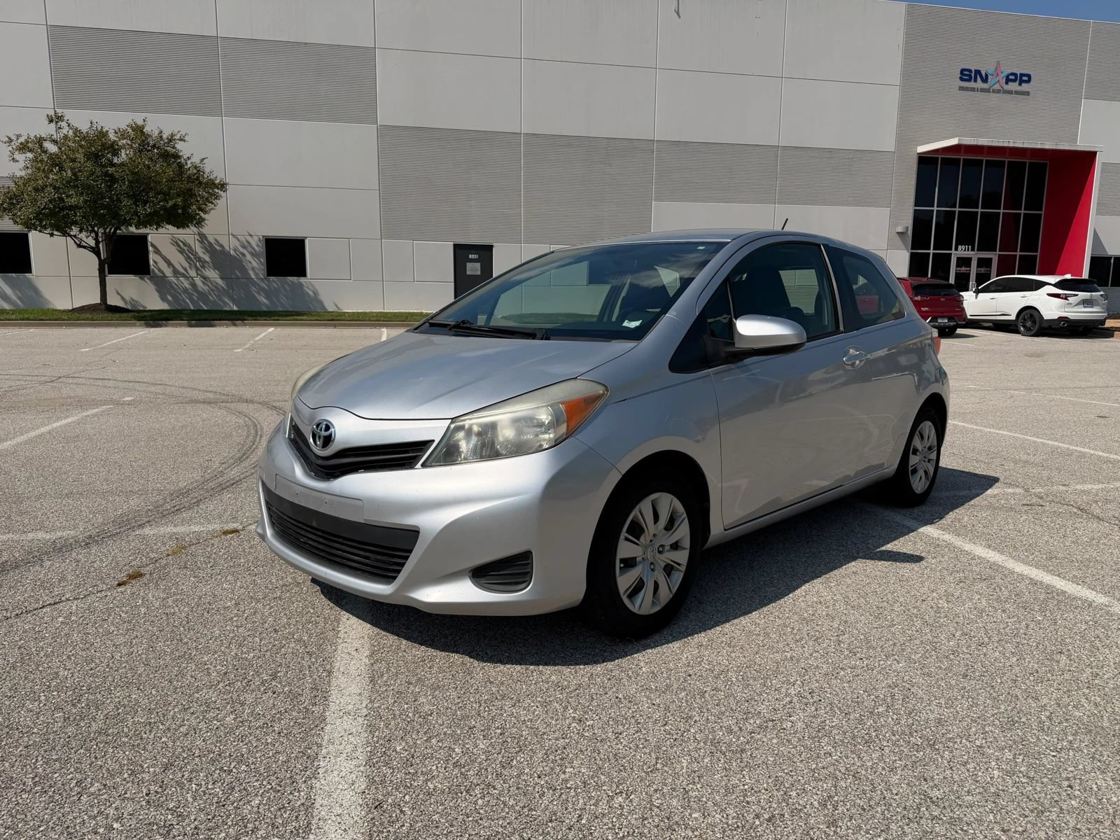 Used 2013 Toyota Yaris L FWD image 3
