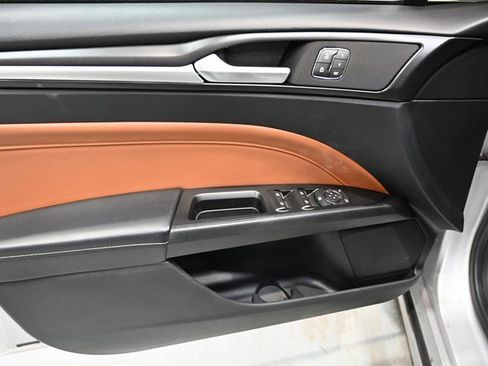 Used 2019 Ford Fusion Titanium image 26