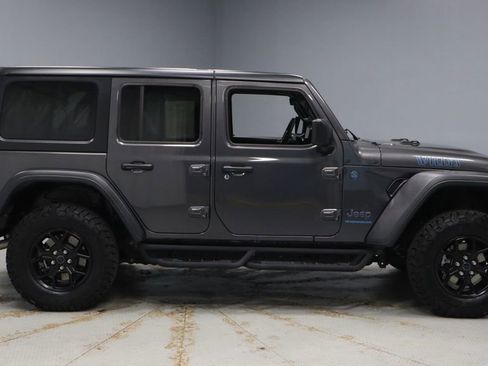 Used 2024 Jeep Wrangler Unlimited image 12