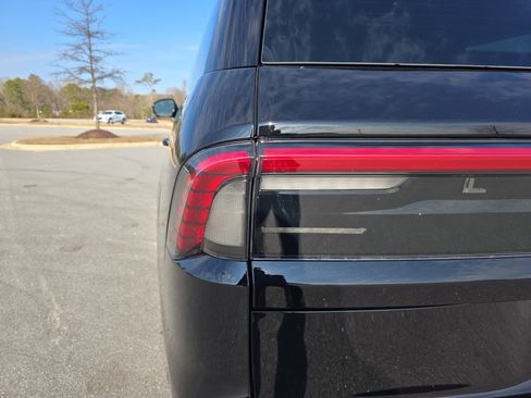 New 2026 Lincoln Navigator L Reserve w/ Jet Appearance Package image 36